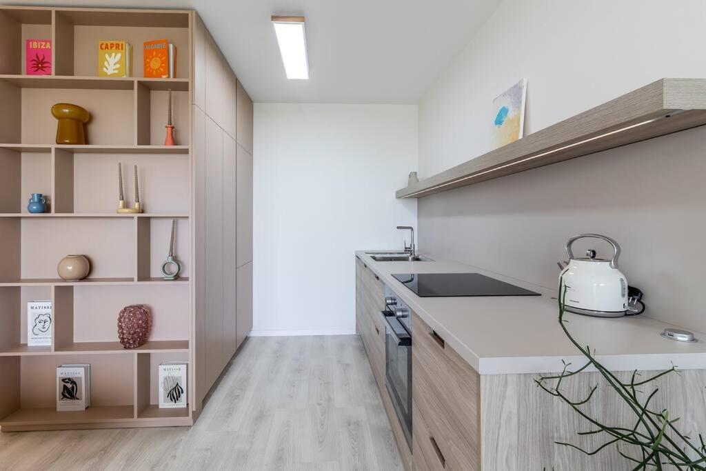 Cozy Apartment Near City Centrum And Bratislava Airport Exterior foto